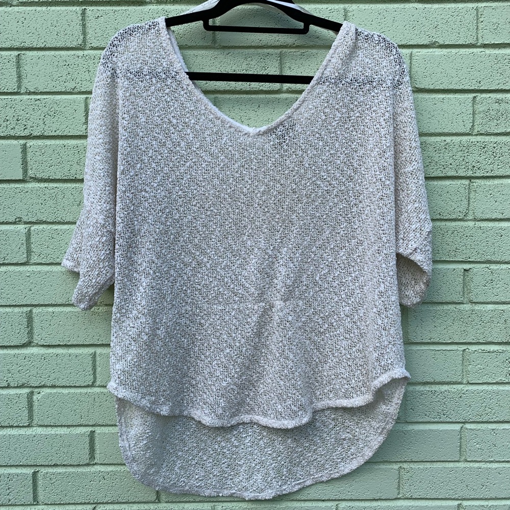 ⚡️NEW ⚡️Jessica Simpson White/Gold Loose Knit Top